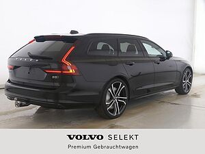 Volvo  B5 AWD Mild-Hybrid Diesel  Ultimate Dark