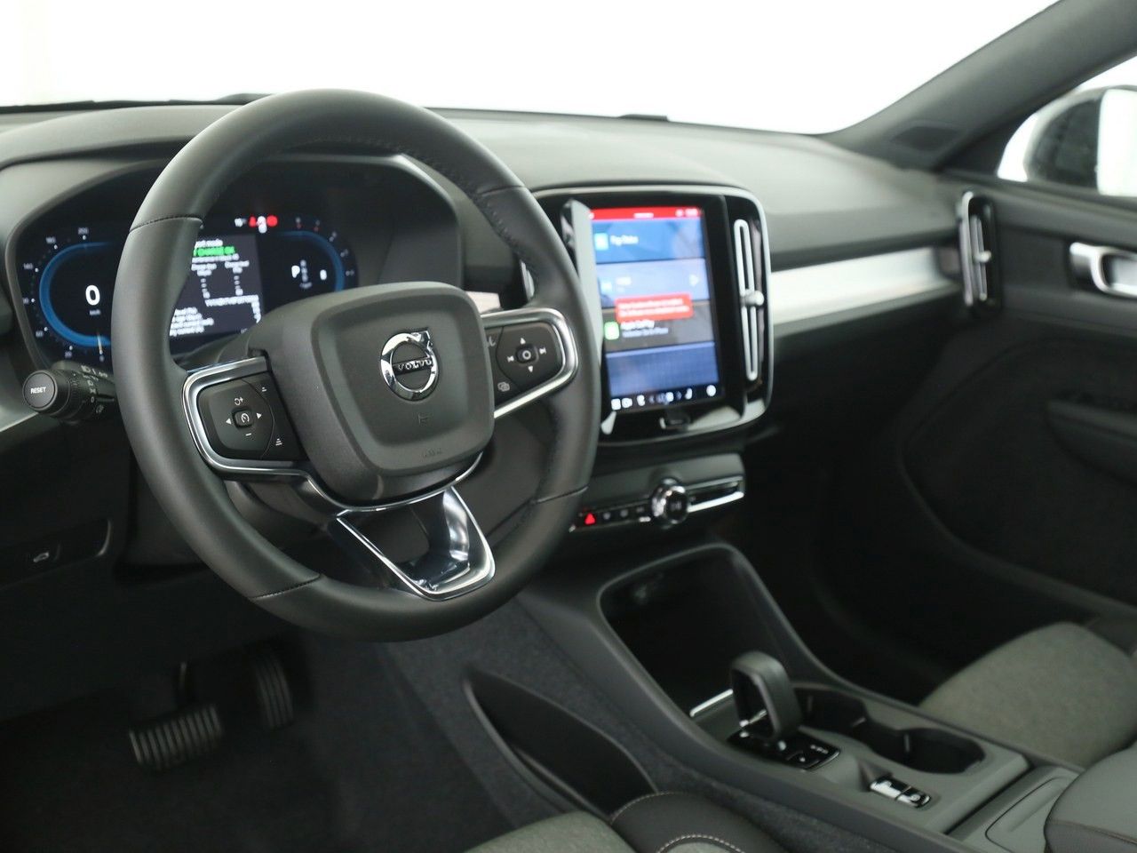 Volvo  B3 Mild-Hybrid Benzin 2WD Core Autom.