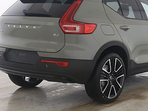 Volvo  B4 Mild-Hybrid Benzin 2WD Dark Ultimate
